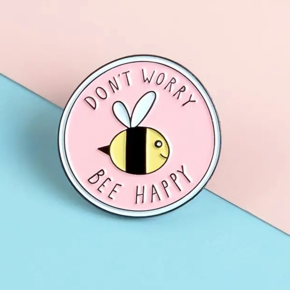NEW| Вее Happy Pink Round Brooch Pin Accessories